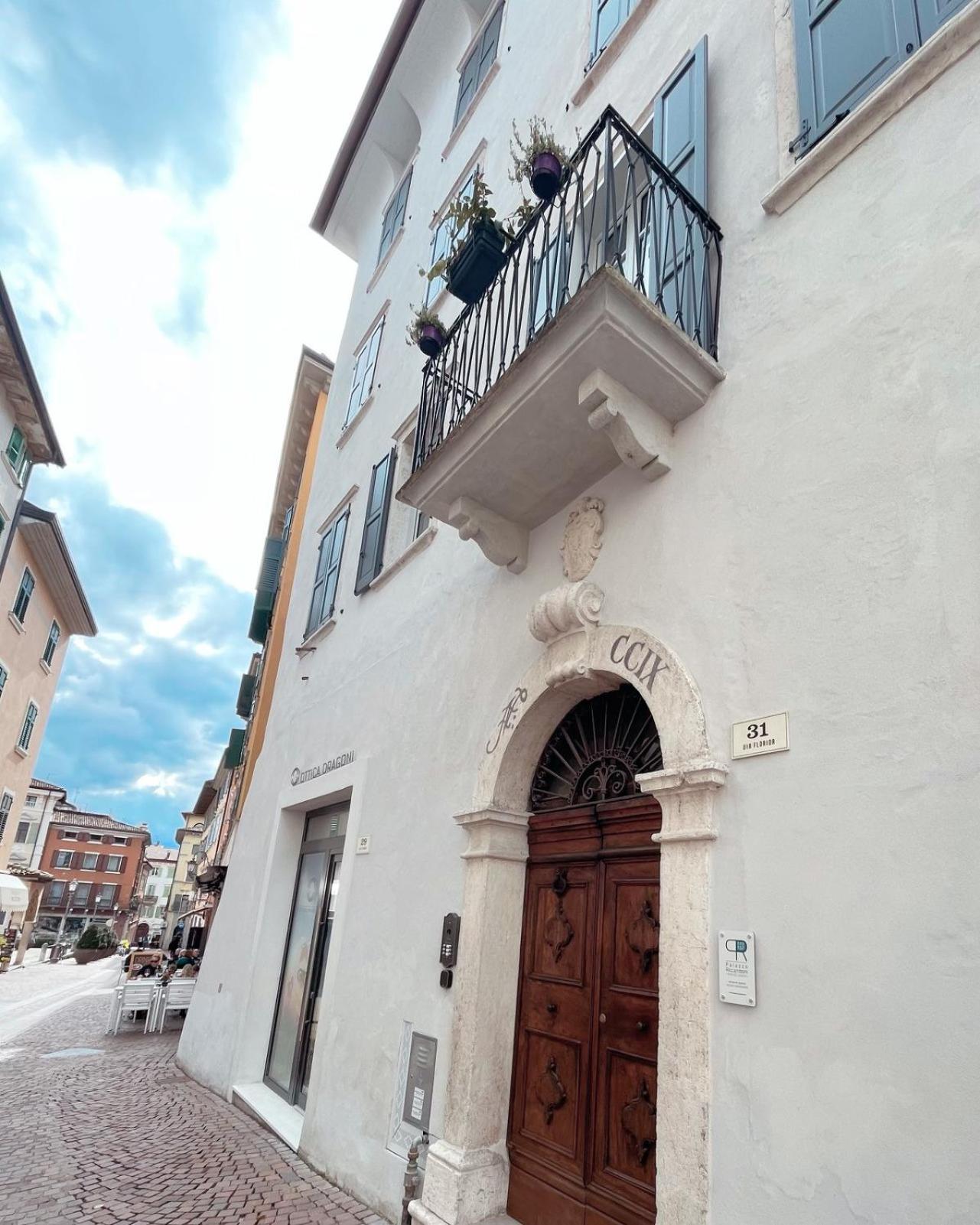 Palazzo Riccamboni Apartment Riva del Garda Exterior photo