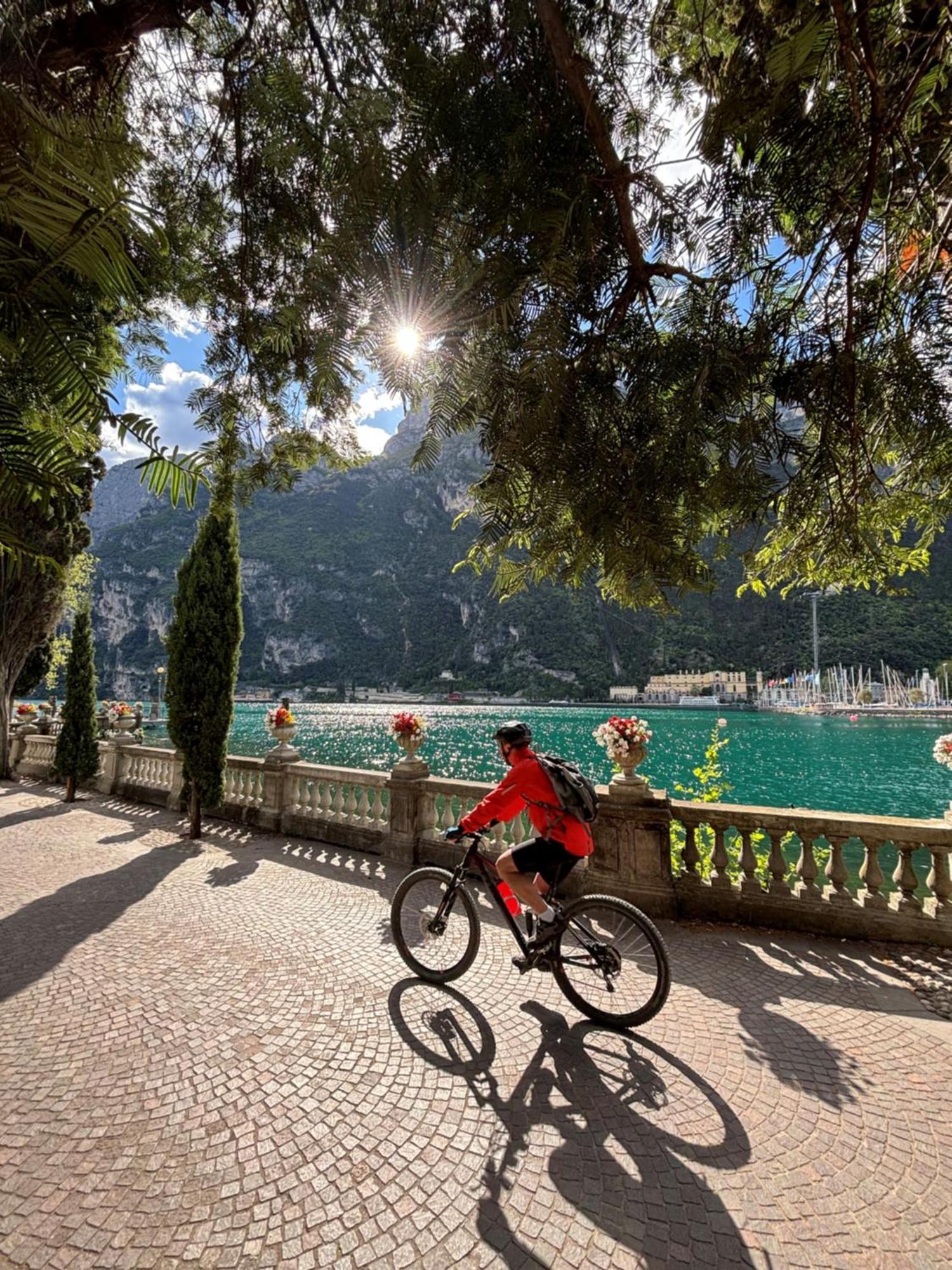 Palazzo Riccamboni Apartment Riva del Garda Exterior photo